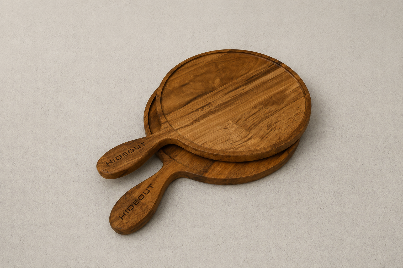 Grooved-edge wooden pizza board