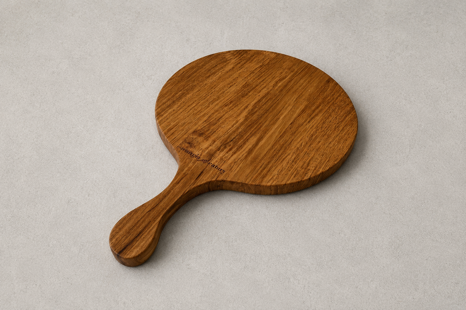 Plain-handle wooden pizza board