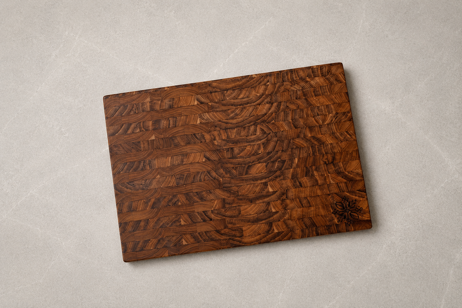 End-grain wooden cutting board